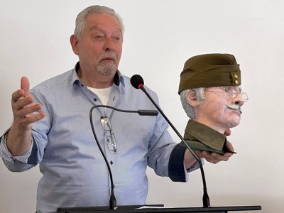 Geoff with Lance Corporal Jones